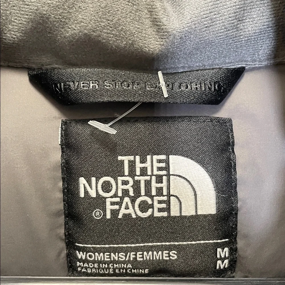The North Face - Classic Outdoor Puffer Jacket - Grey - M - Picture 3 of 14